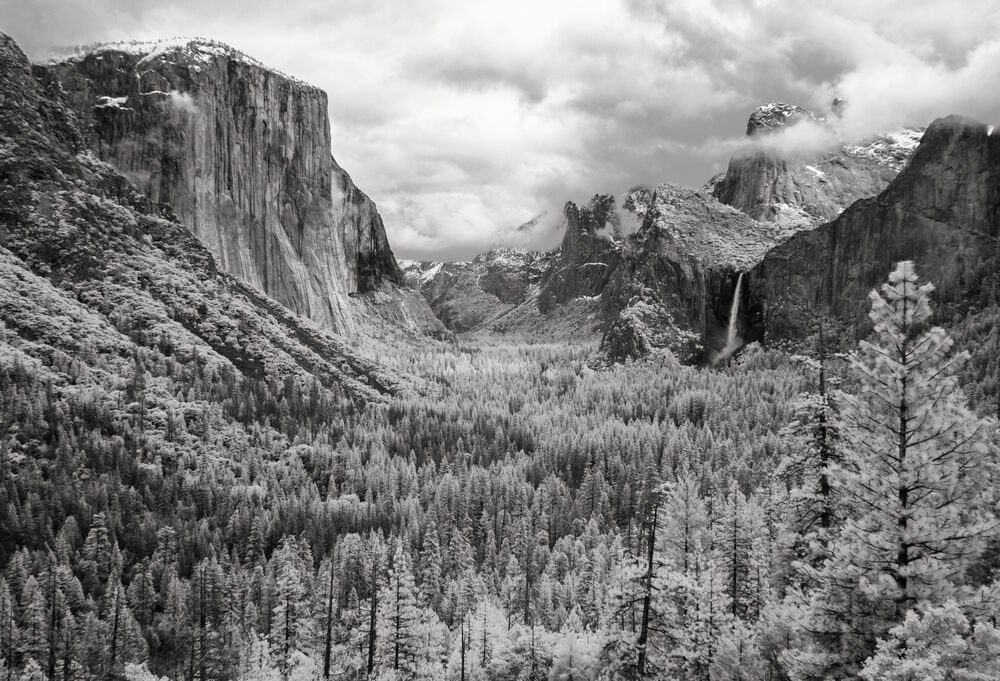 Tunnel View BW